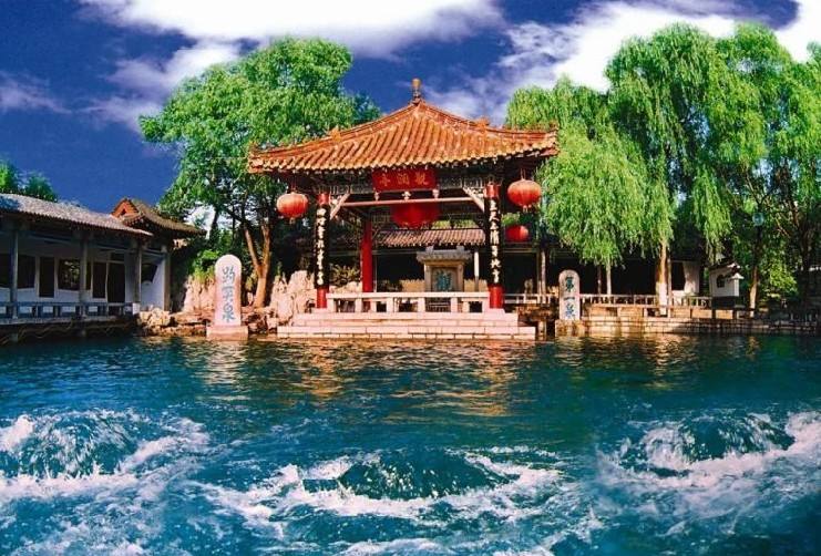 Uncovering Jinan’s Baotu Spring and Cultural Traditions 3 The spouting waters of Baotu Spring surrounded by greenery