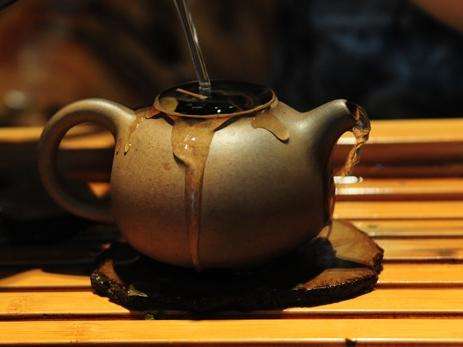 Taiwan Puerh and Purple-sand Teapots By Chen Chih Tung