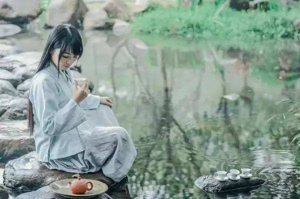The Extravagance of the Eastern and Western Jin Dynasties and the Northern and Southern Dynasties and the Cultivation of Incorruptibility with Tea
