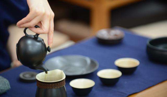 The Spread of Chinese Tea Culture to Japan and Korea