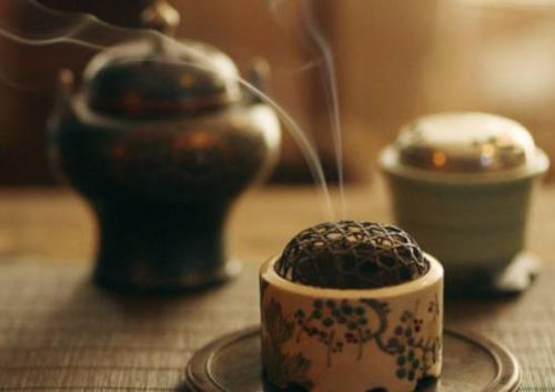 The Tea Ceremony Advocated by a Ming Prince and Ming Paintings on Tea