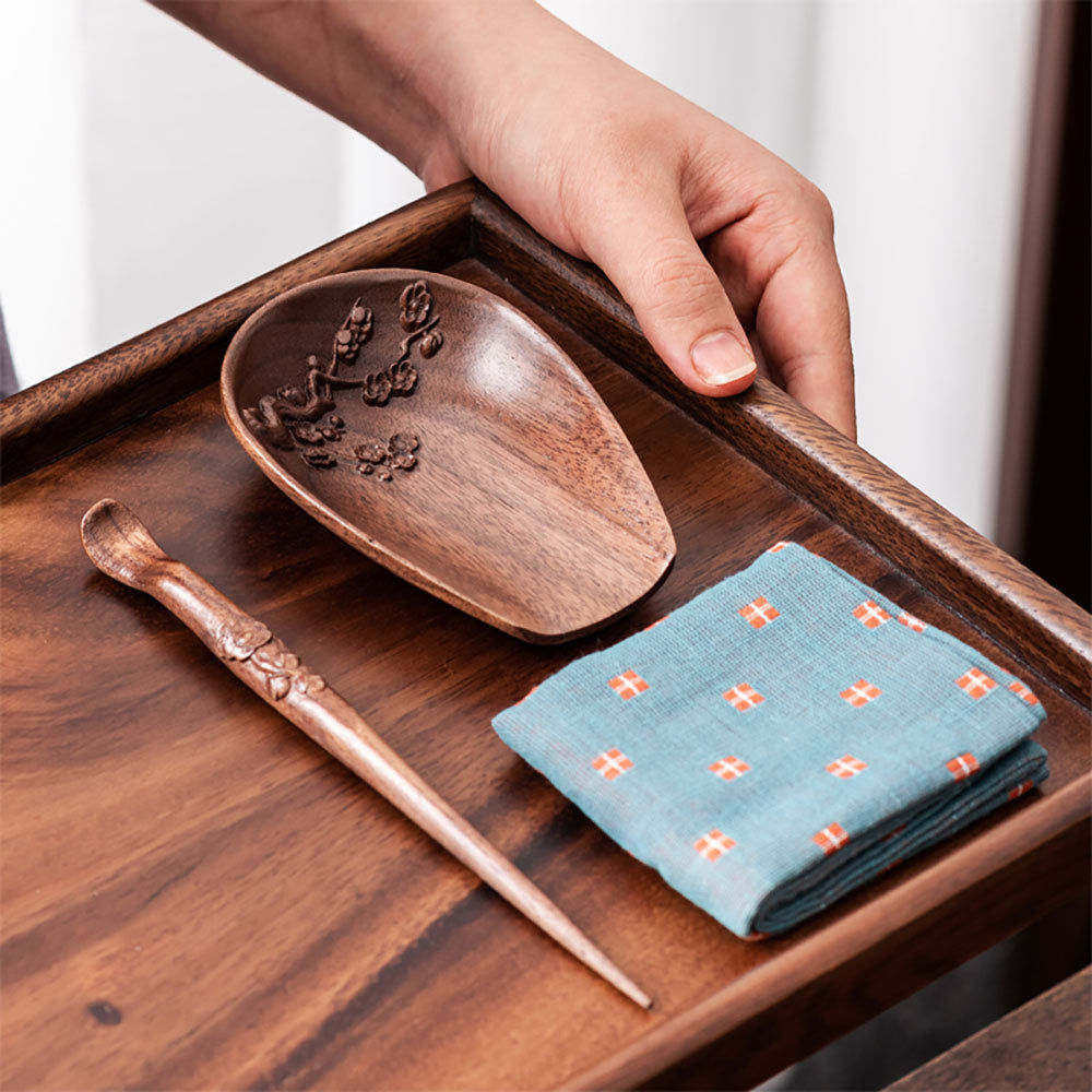 Walnut Wood Cha He With Tea Needle