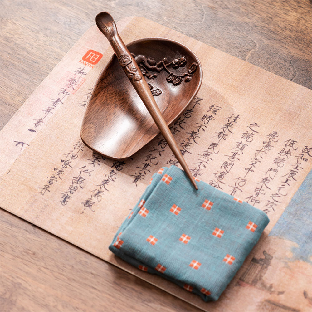 Walnut Wood Cha He With Tea Needle