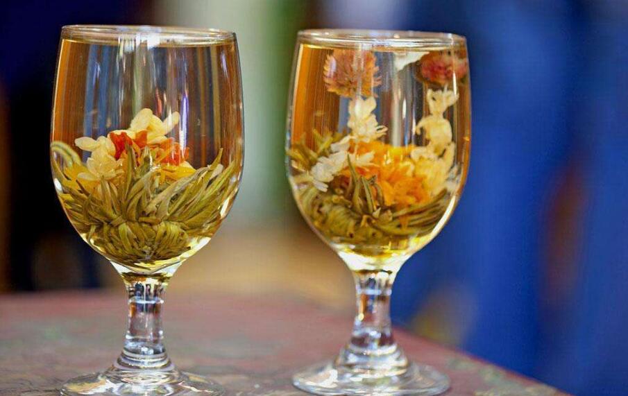 Infusing Modeling Scented Tea with Goblet